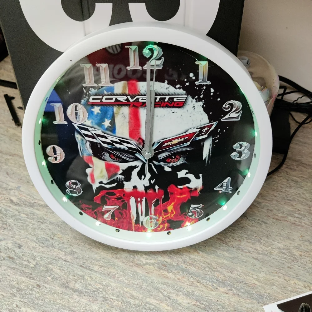 Punisher Corvette skull clock - Picture 15 of 16